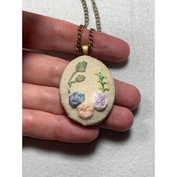 Handmade Rose Garland Floral Embroidery Pendant - Picture 4 of 4